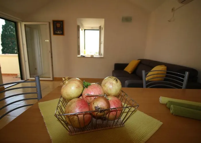 Solo Lejlighed Sumartin